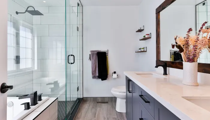 desain kamar mandi minimalis putih