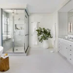 desain kamar mandi minimalist warna putih
