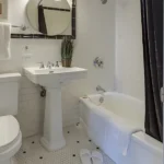 peralatan kamar mandi minimalist modern