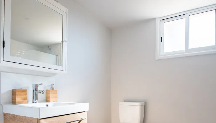 peralatan kamar mandi ventilasi