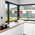 desain jendela dapur dekat kompor minimalis type perumahan