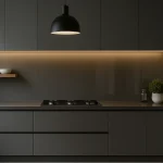 desain dapur minimalis dengan kompor tanam abu-abu aesthetic